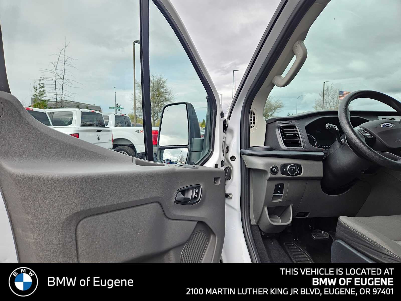 2023 Ford Transit Passenger Wagon XLT