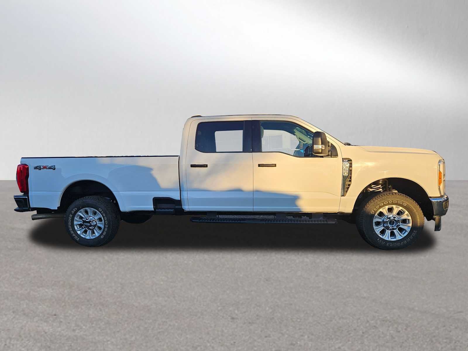 2023 Ford Super Duty F-350 SRW XLT