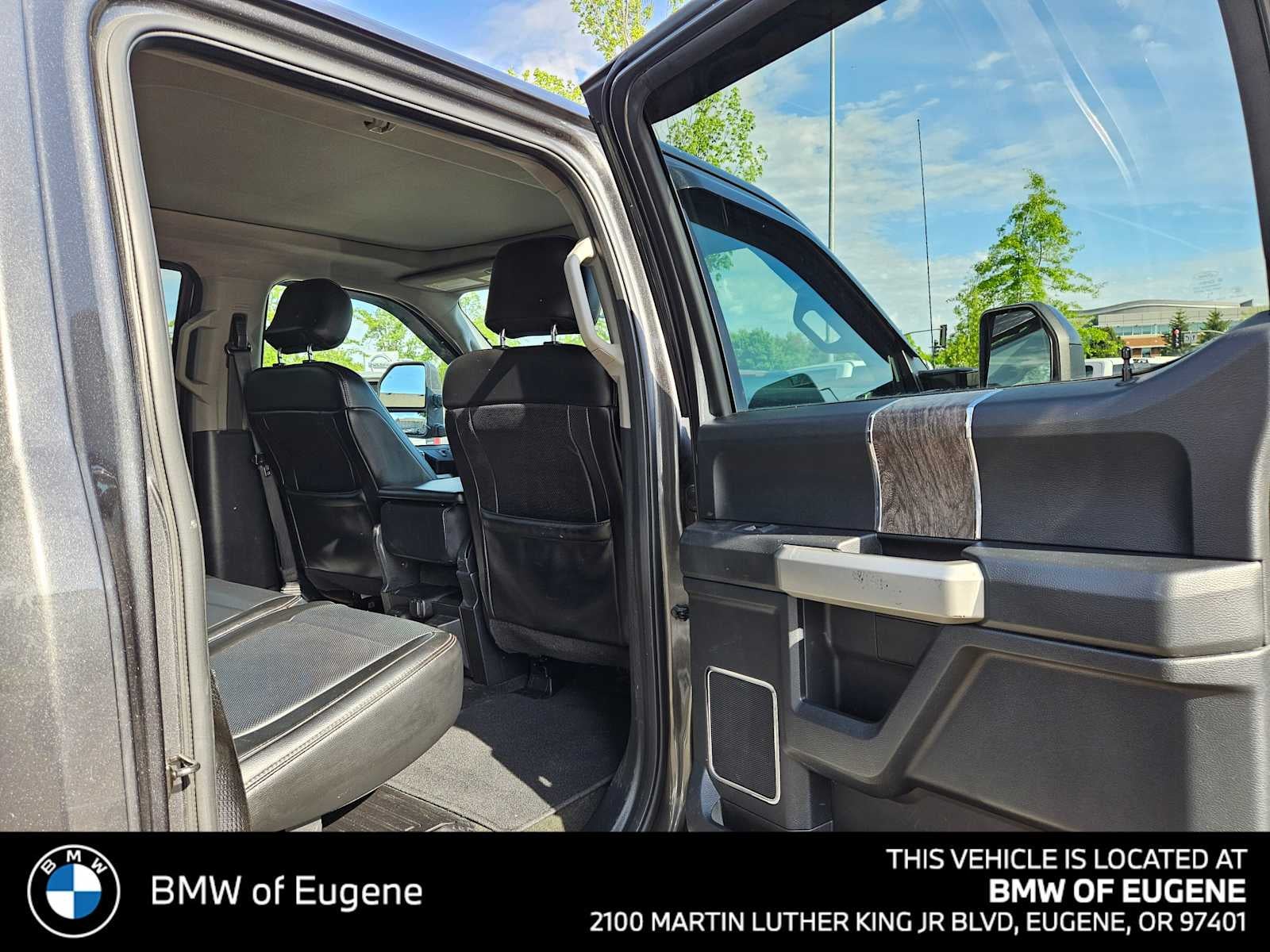 2017 Ford Super Duty F-350 SRW Pickup Lariat