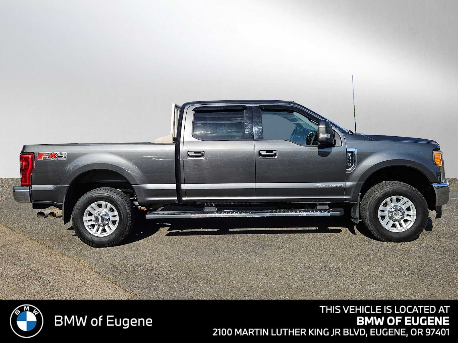 2017 Ford Super Duty F-350 SRW Pickup Lariat