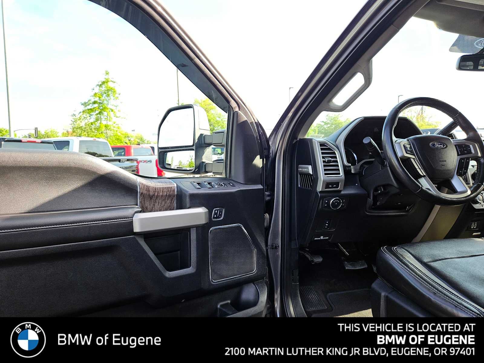2017 Ford Super Duty F-350 SRW Pickup Lariat