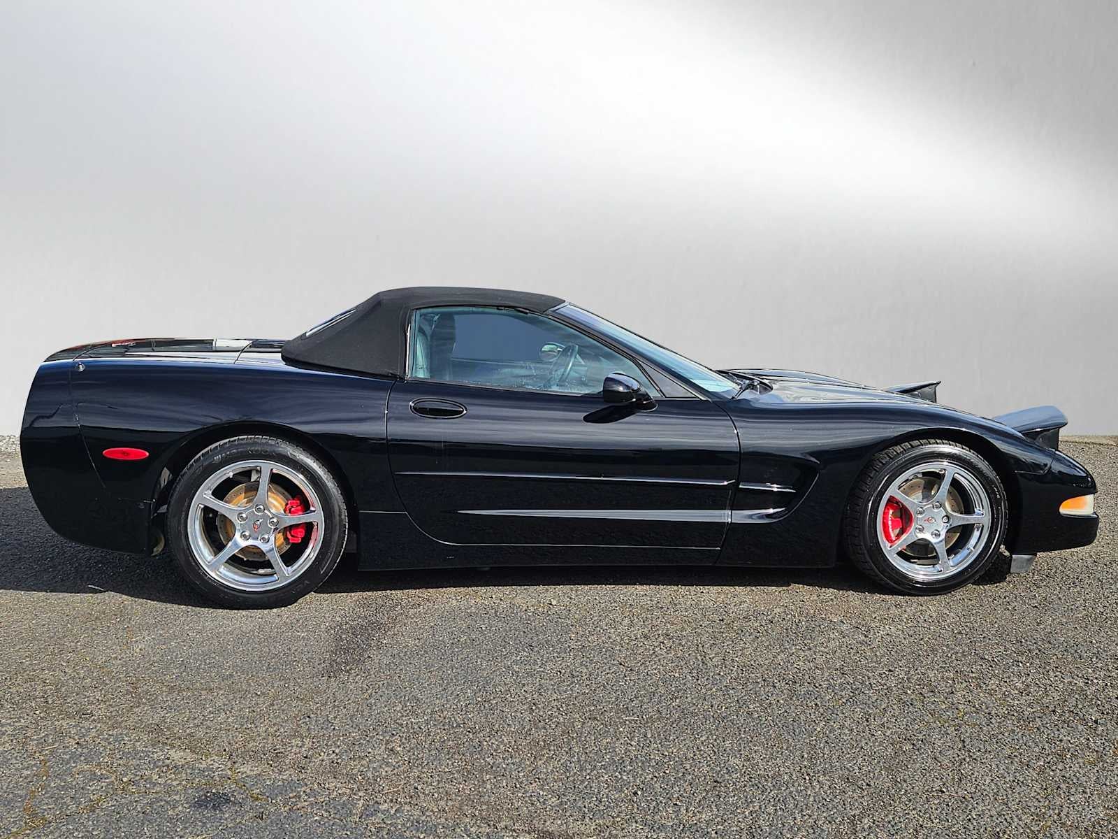 2002 Chevrolet Corvette 2dr Convertible