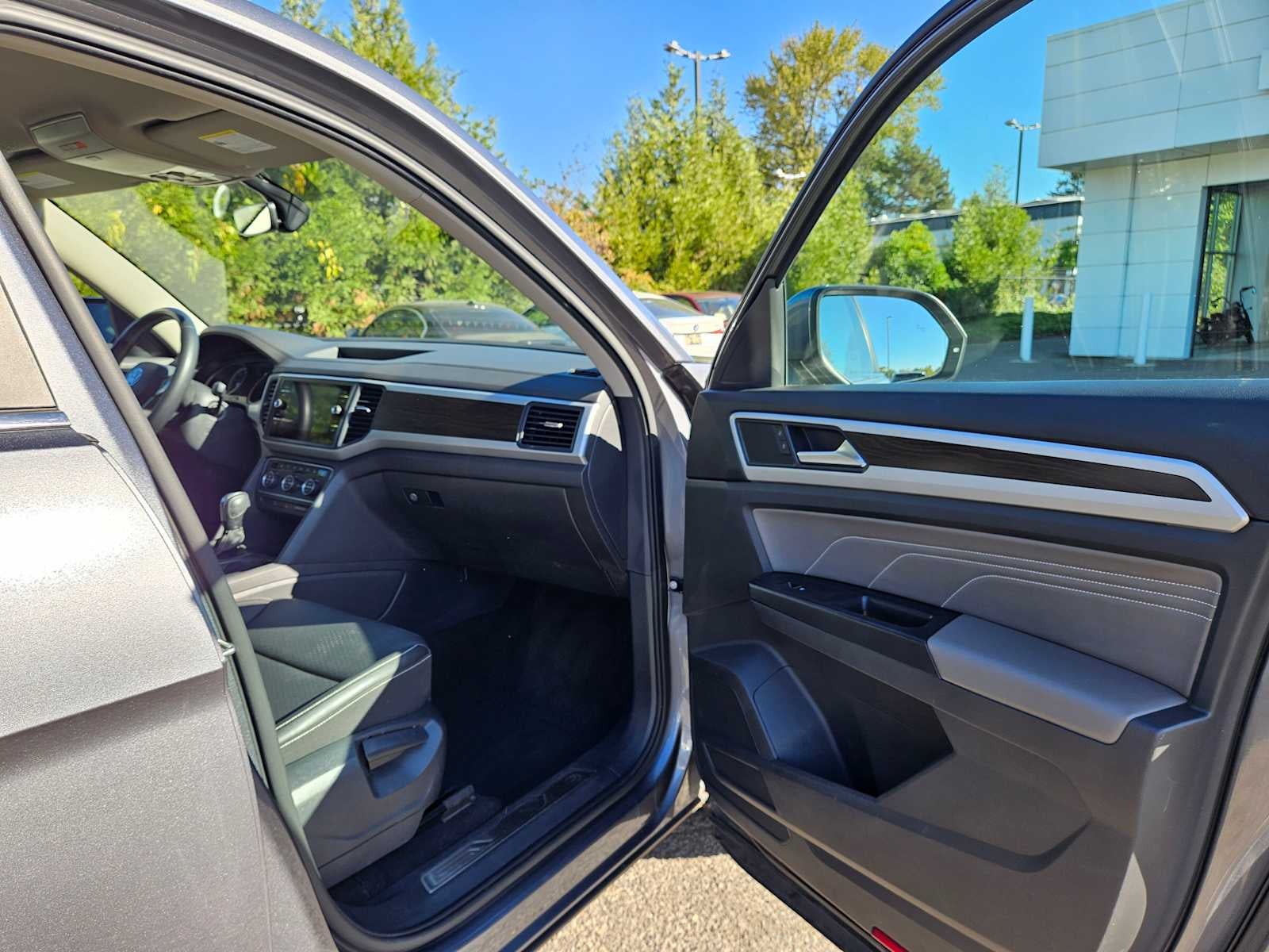 2021 Volkswagen Atlas 3.6L V6 SE w/Technology