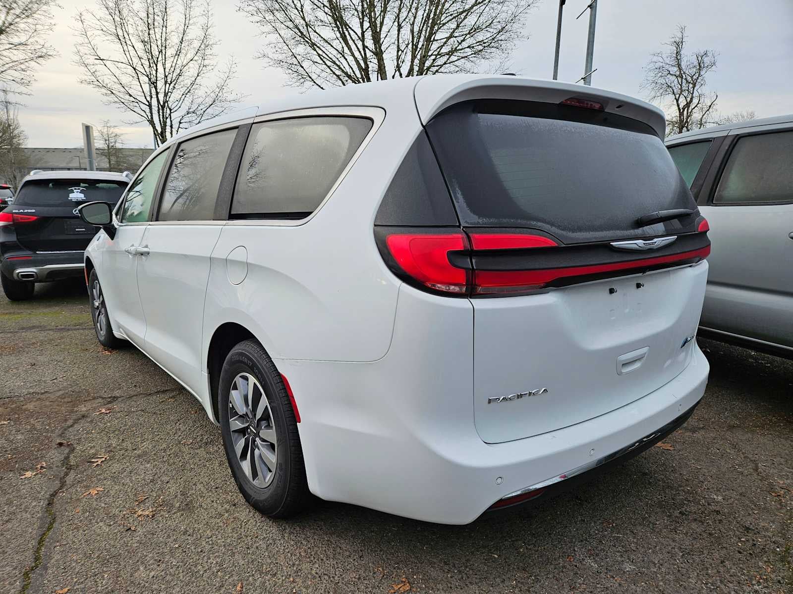 2024 Chrysler Pacifica Hybrid Select
