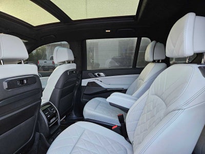 2025 BMW X7 xDrive40i