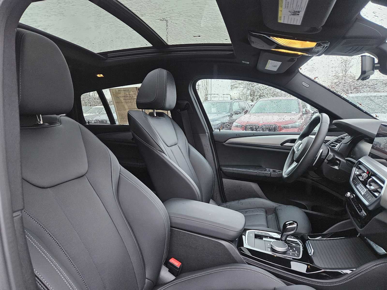 2025 BMW X4 xDrive30i