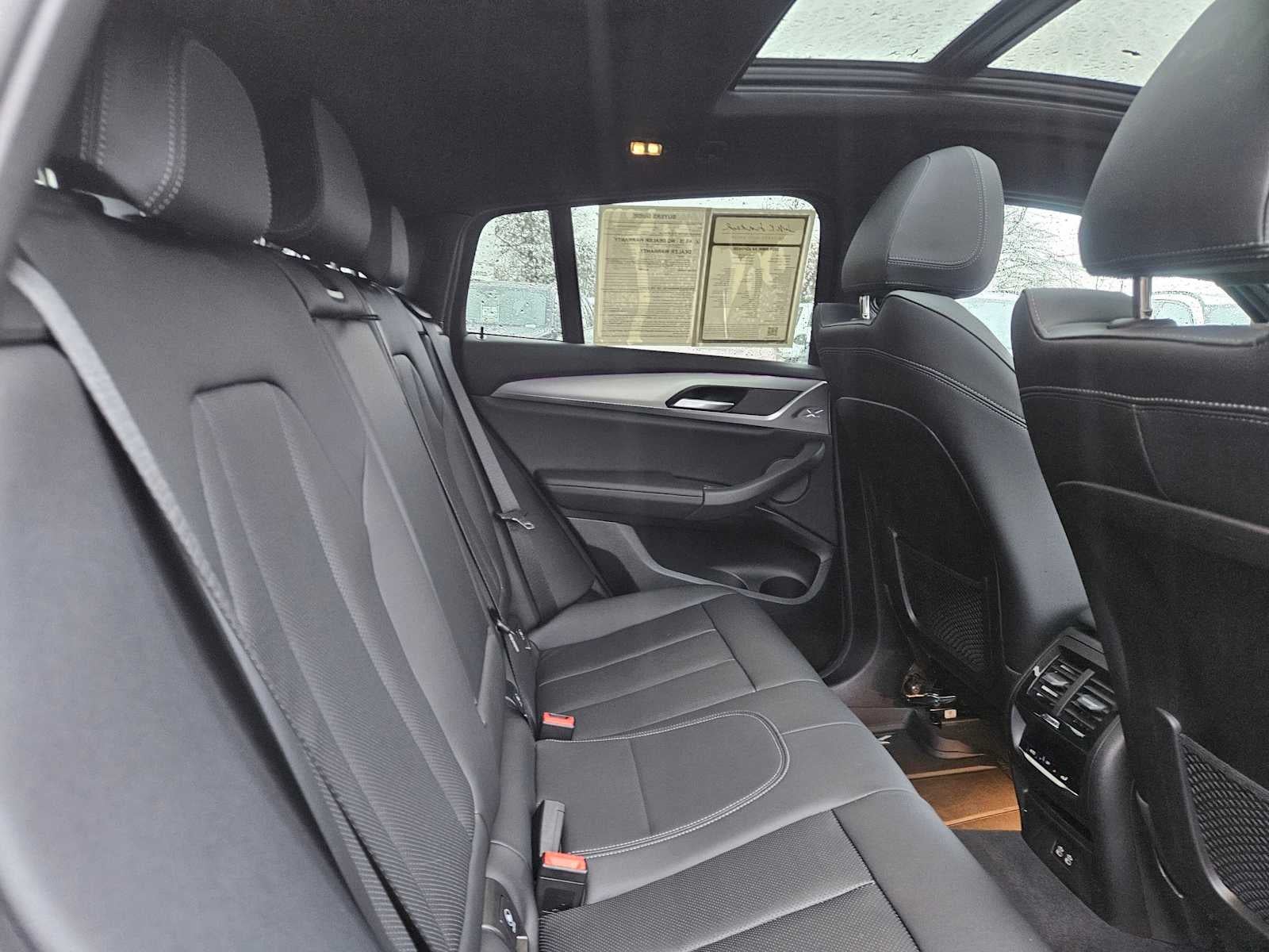 2025 BMW X4 xDrive30i