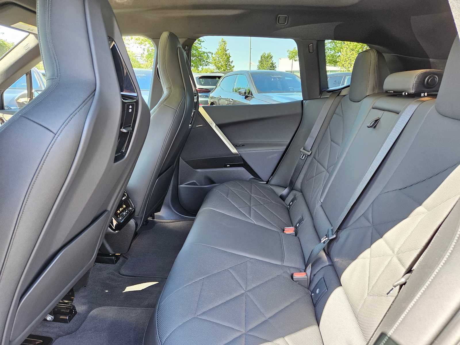 2025 BMW iX xDrive50