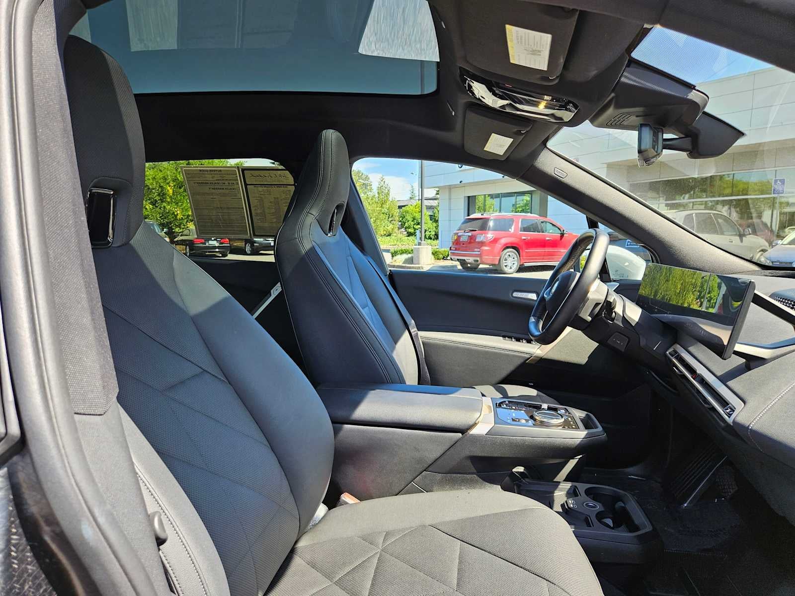 2025 BMW iX xDrive50