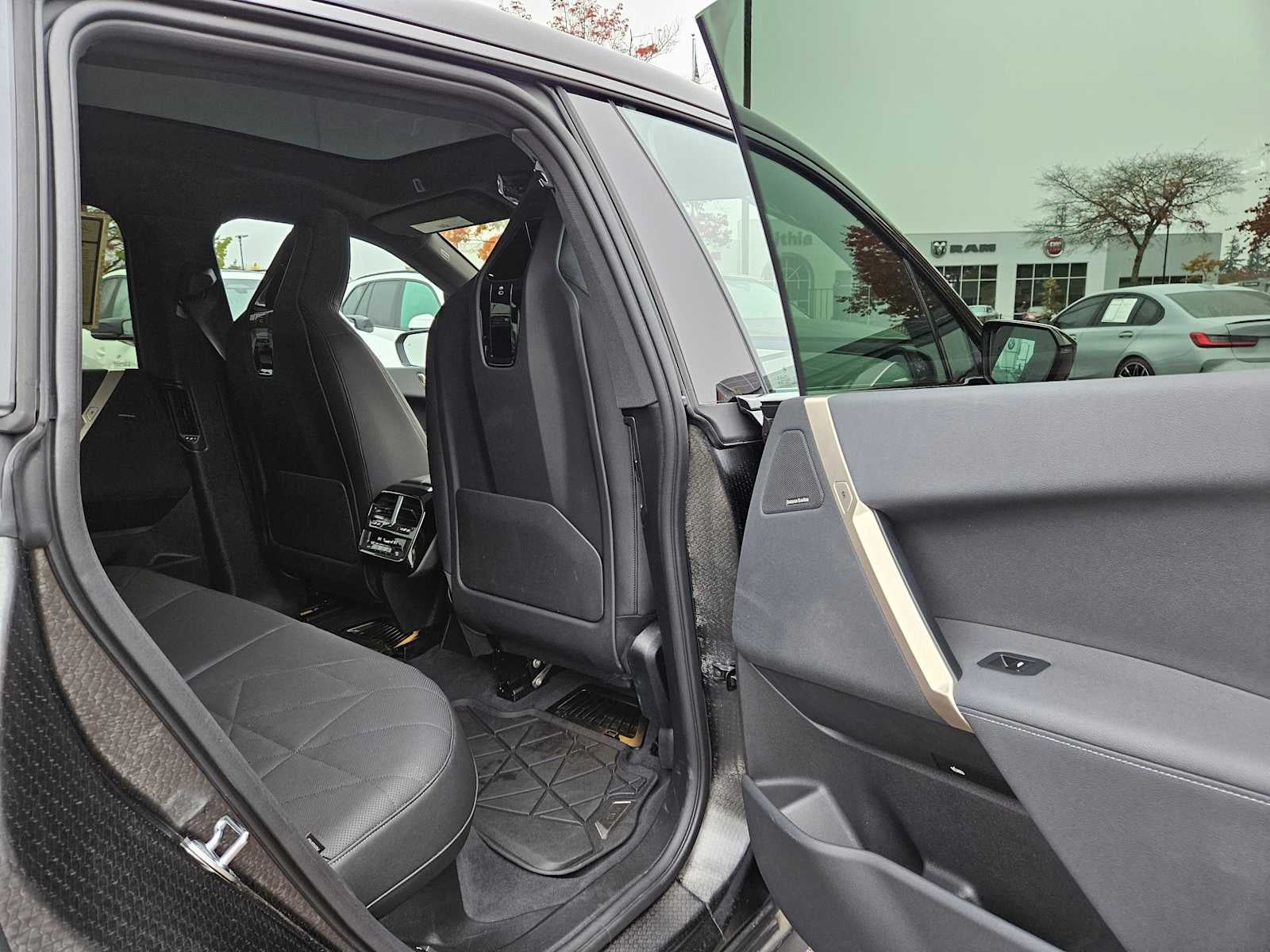 2025 BMW iX xDrive50