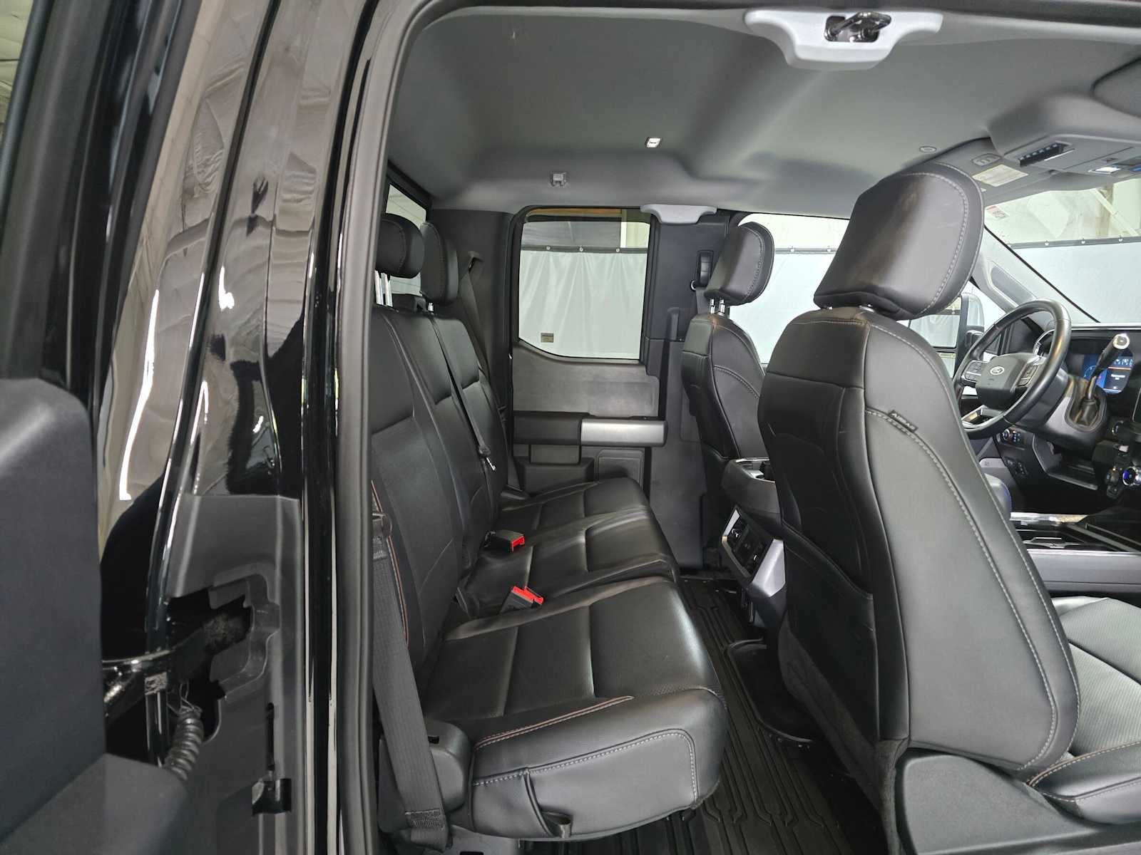 2023 Ford Super Duty F-350 SRW Pickup LARIAT