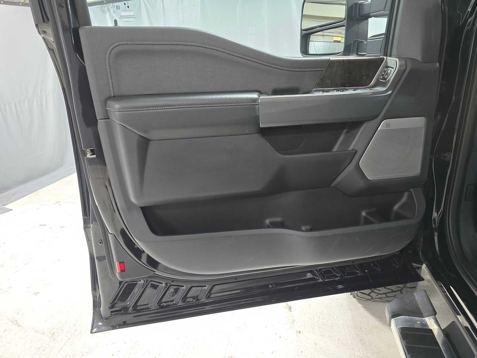 2023 Ford Super Duty F-350 SRW Pickup LARIAT