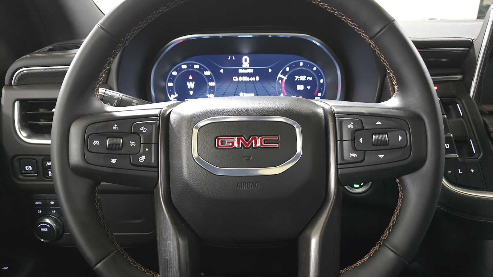 2024 GMC Yukon XL AT4