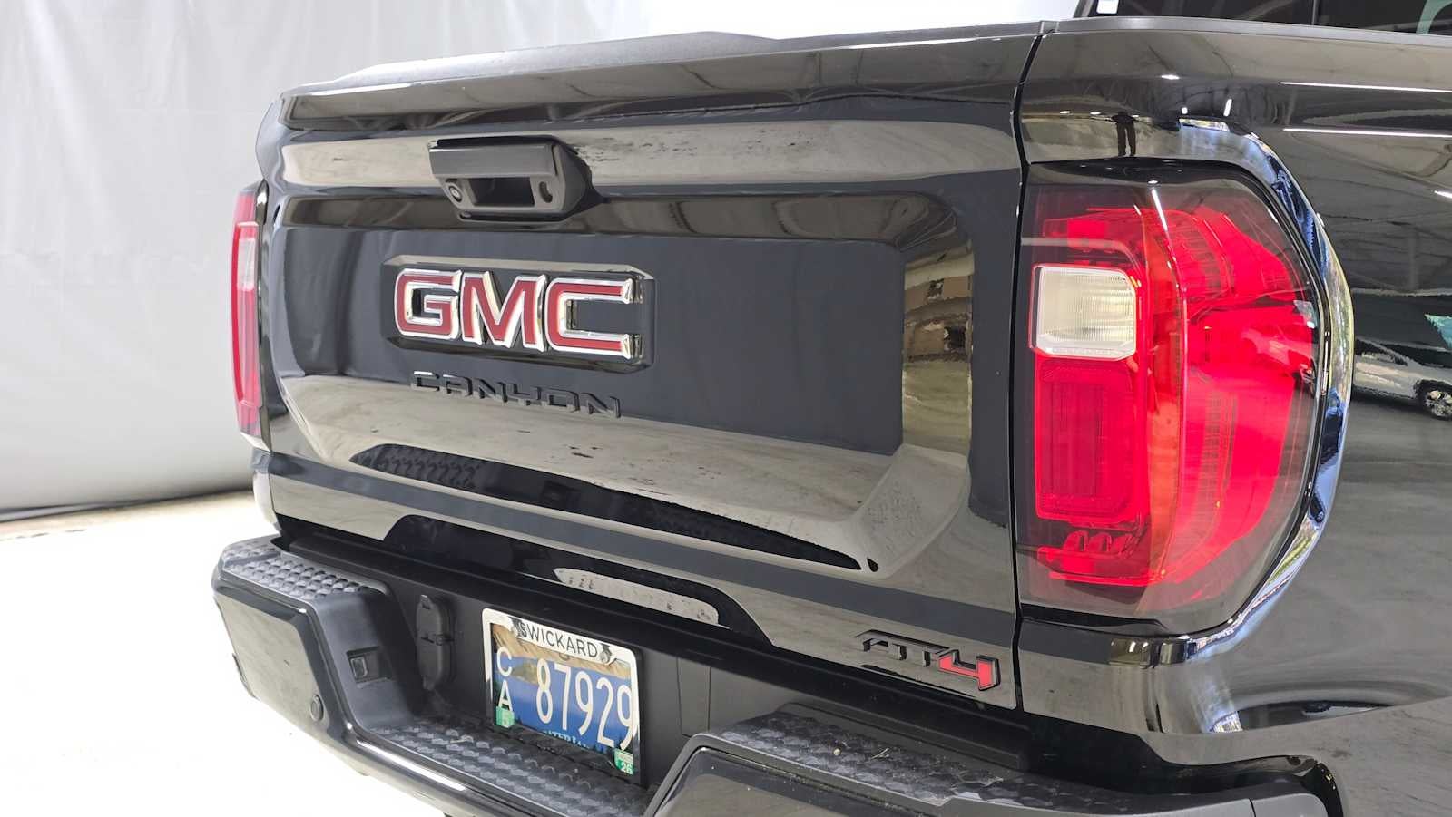2024 GMC Canyon 4WD AT4