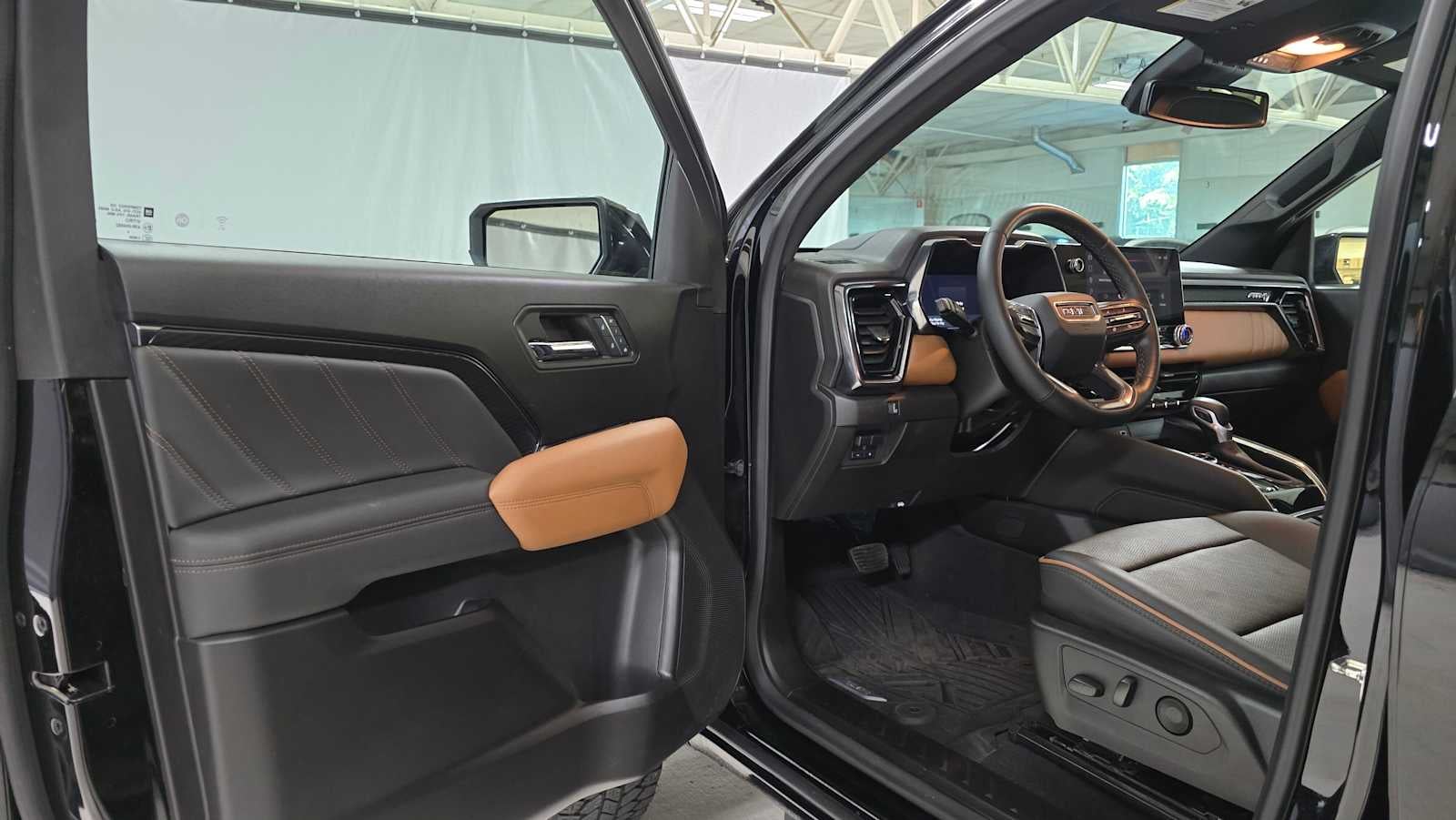 2024 GMC Canyon 4WD AT4