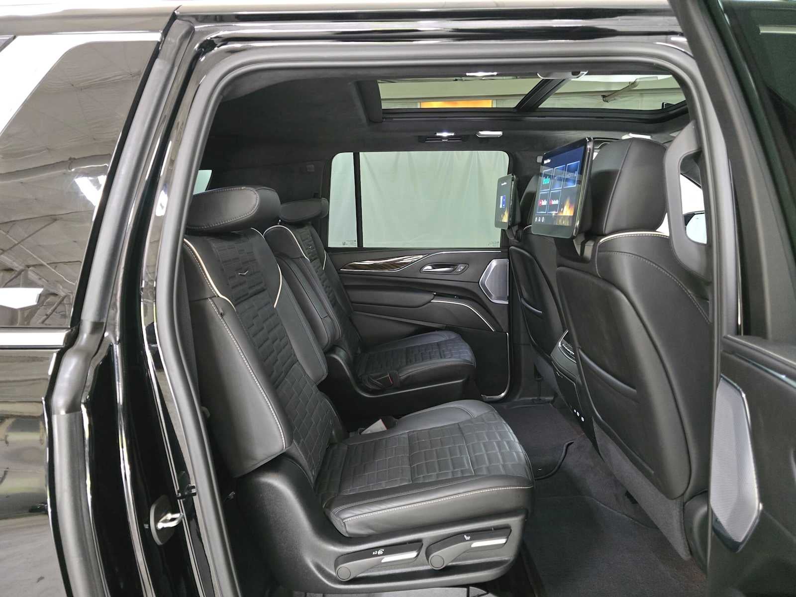 2024 Cadillac Escalade ESV 4WD Premium Luxury Platinum