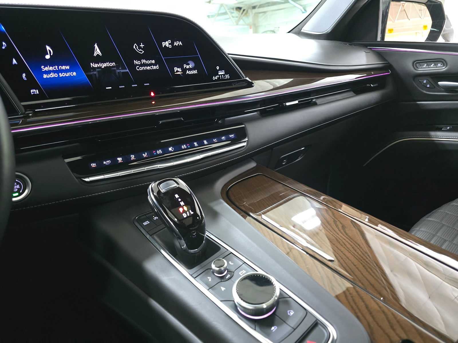 2024 Cadillac Escalade ESV 4WD Premium Luxury Platinum