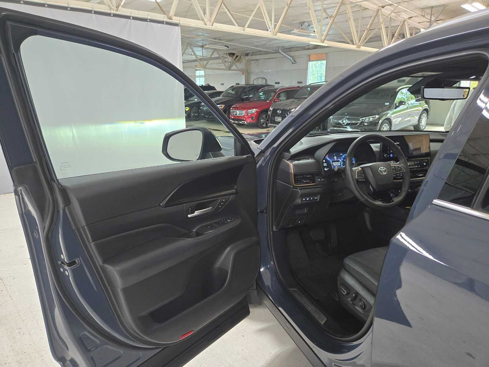 2025 Toyota Grand Highlander Hybrid MAX Platinum