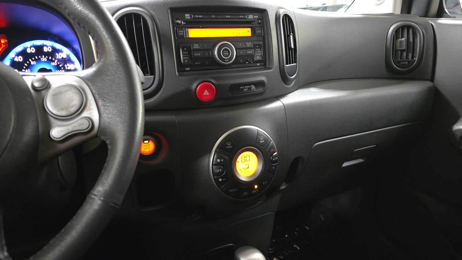 2013 Nissan cube SL