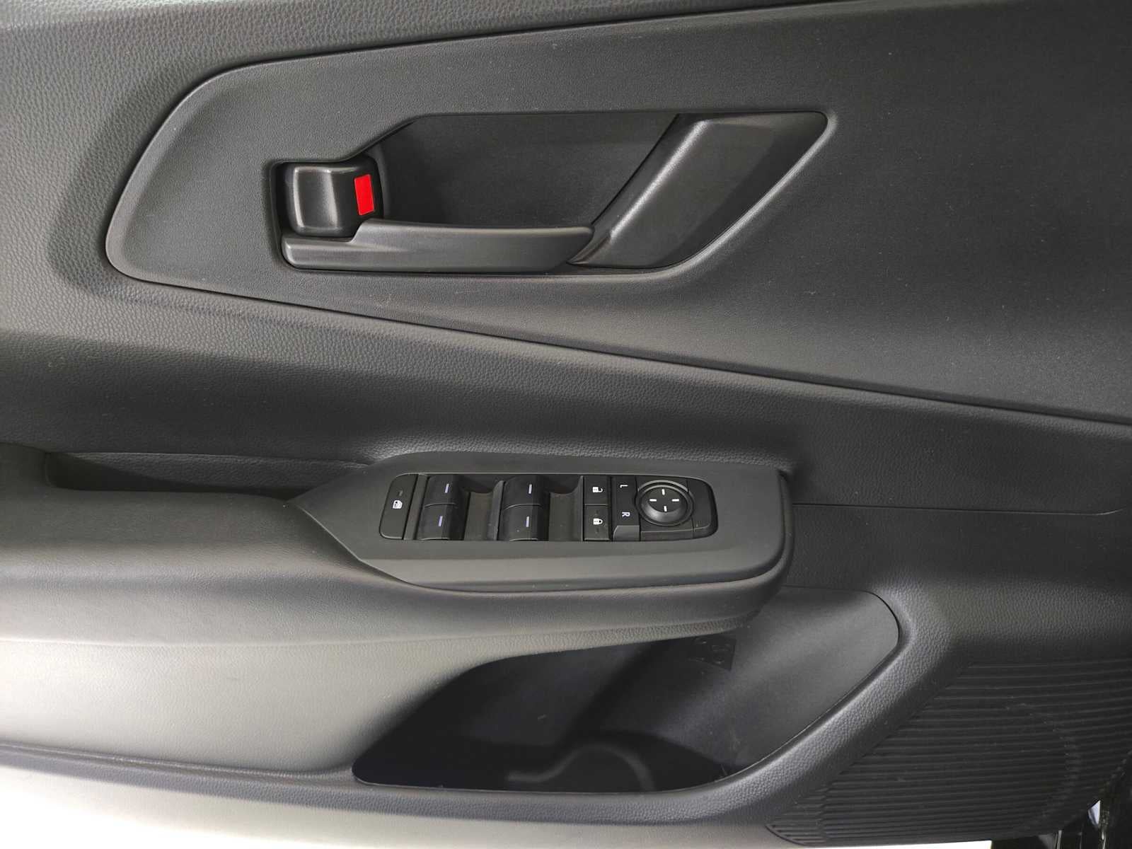 2025 Toyota Prius Plug-In Hybrid SE