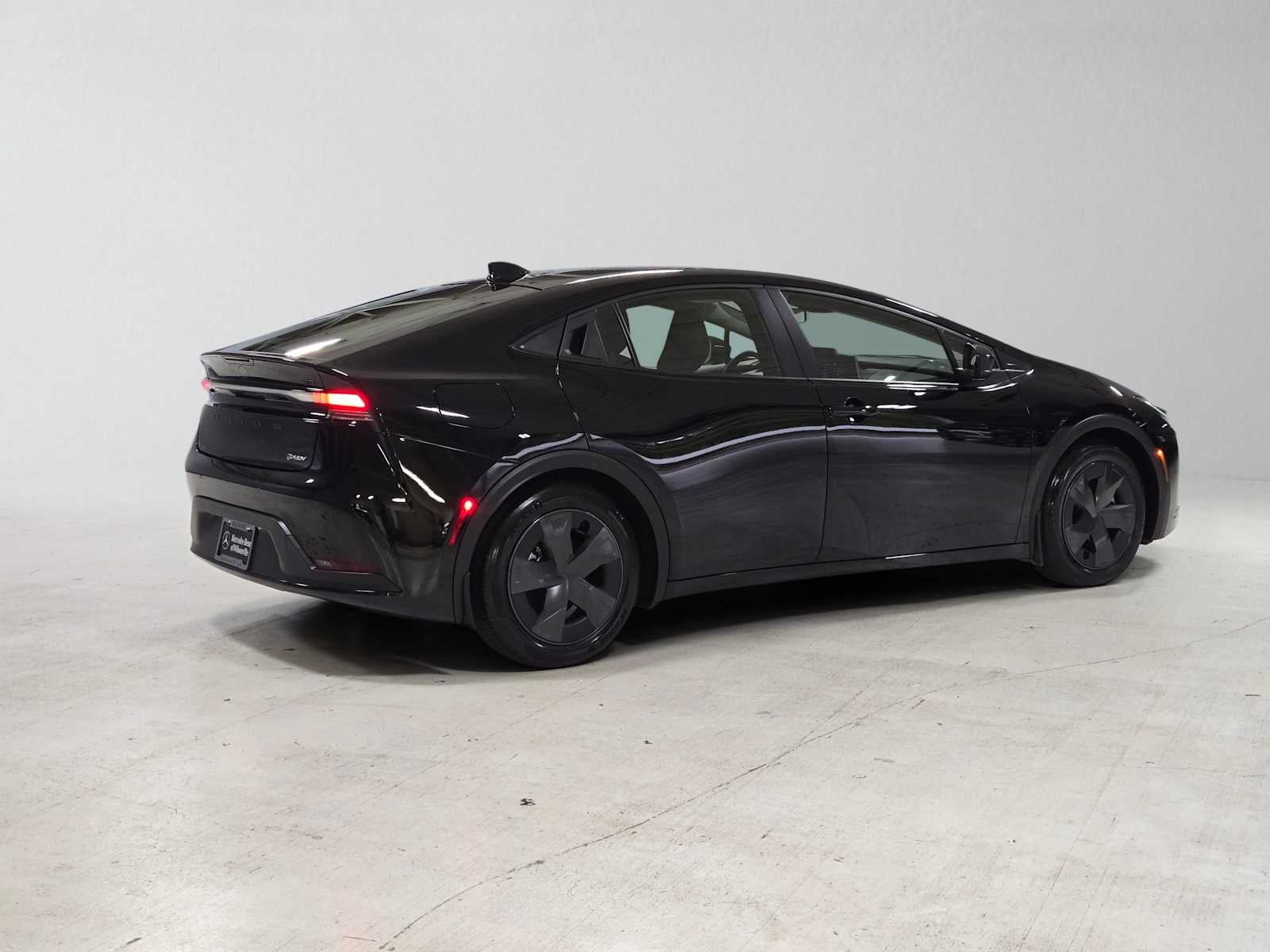 2025 Toyota Prius Plug-In Hybrid SE