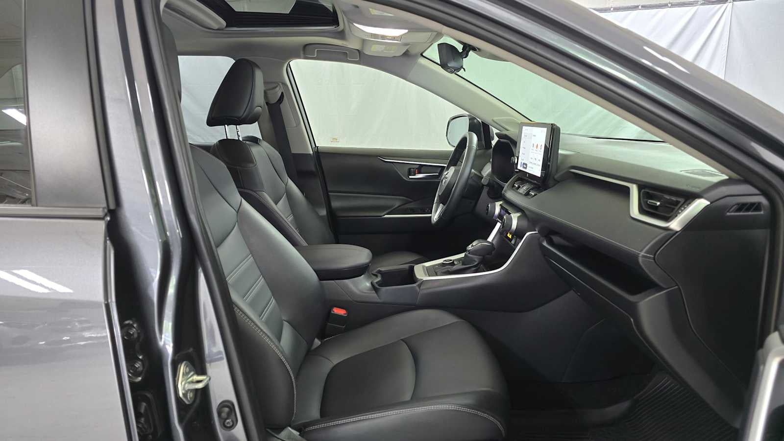 2025 Toyota RAV4 Hybrid XLE Premium