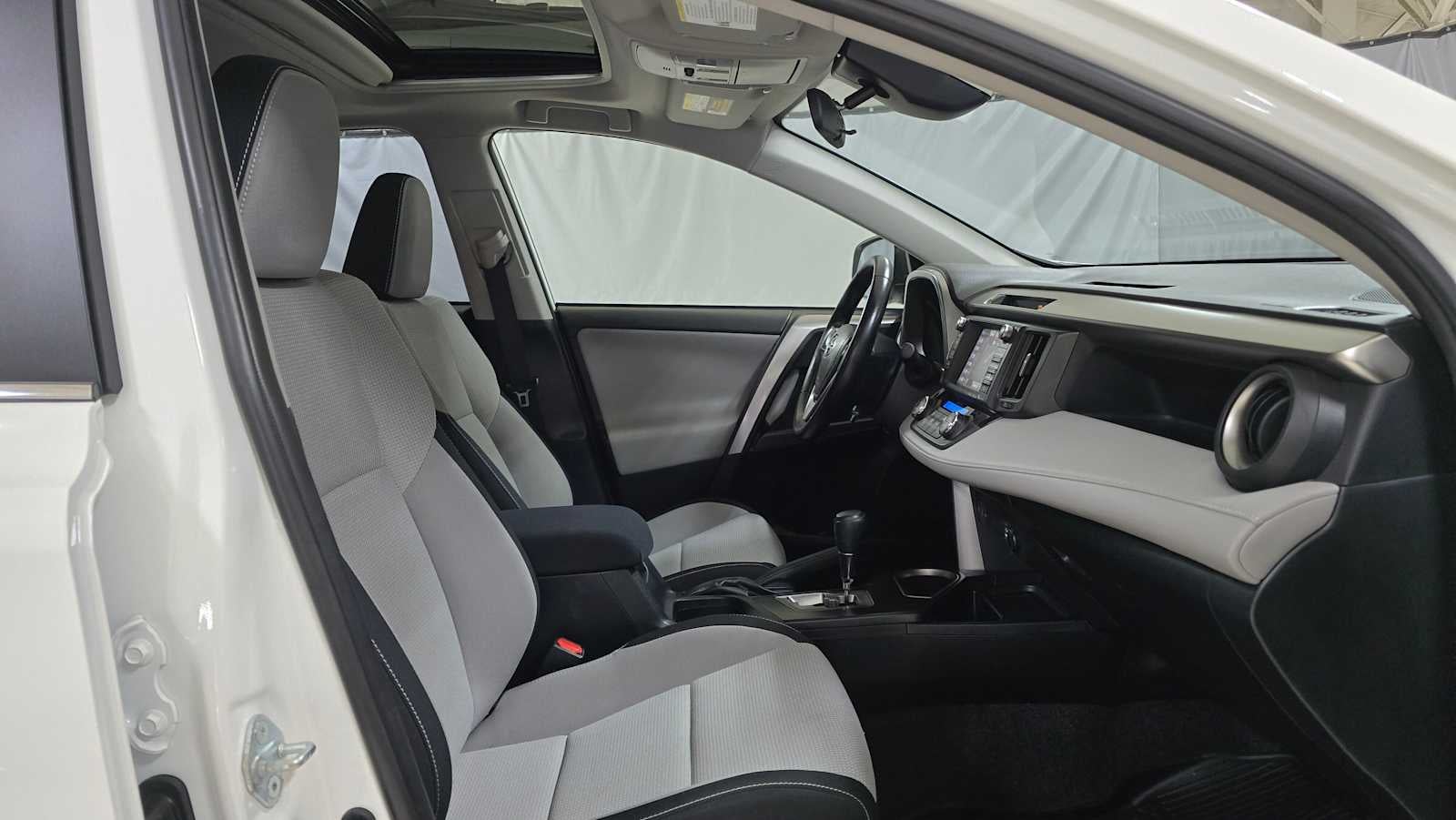 2017 Toyota RAV4 Hybrid XLE