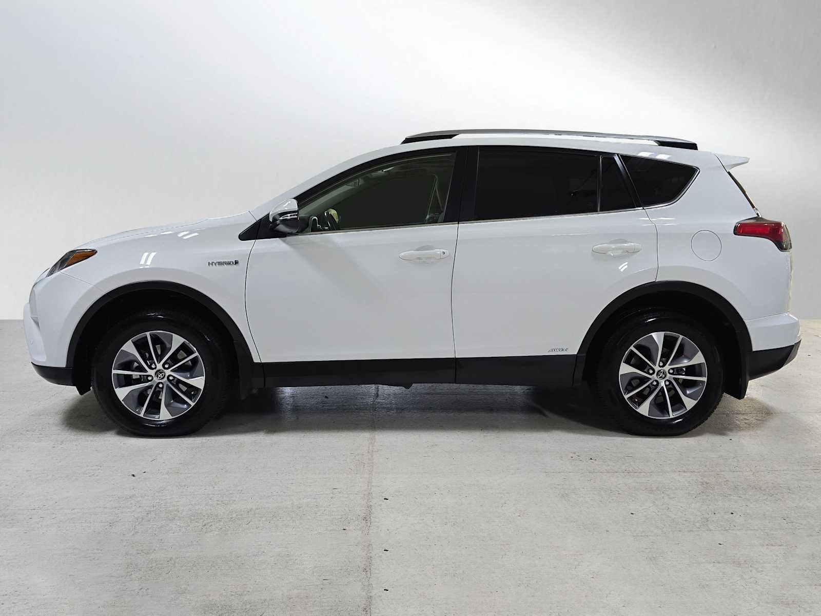 2017 Toyota RAV4 Hybrid XLE