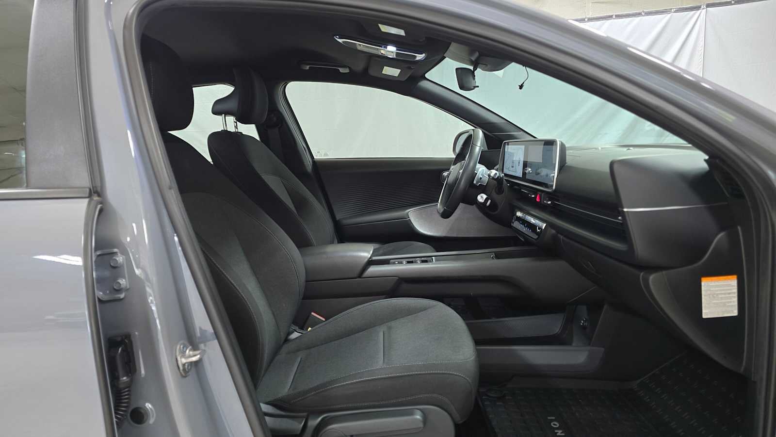 2024 Hyundai IONIQ 6 SE