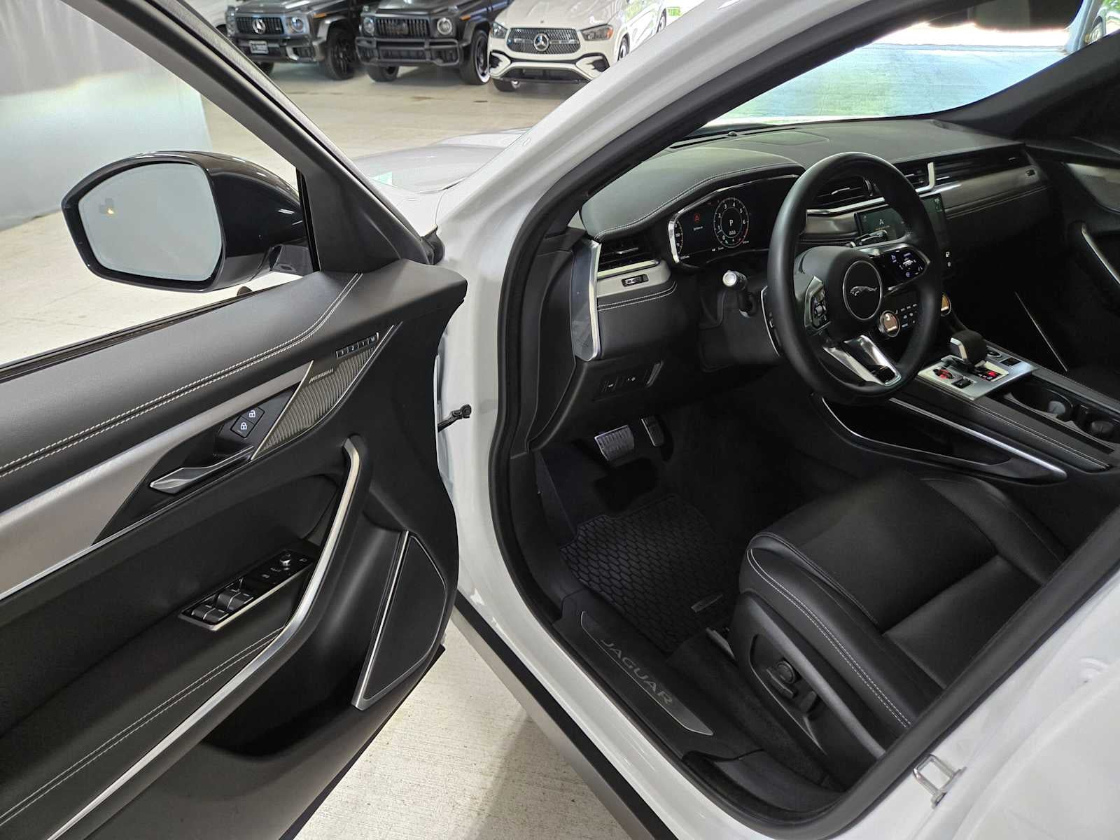 2024 Jaguar F-PACE R-Dynamic S