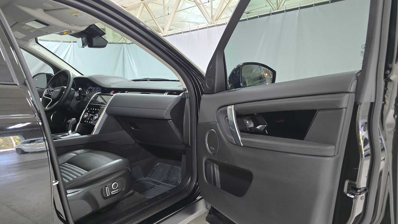 2023 Land Rover Discovery Sport SE