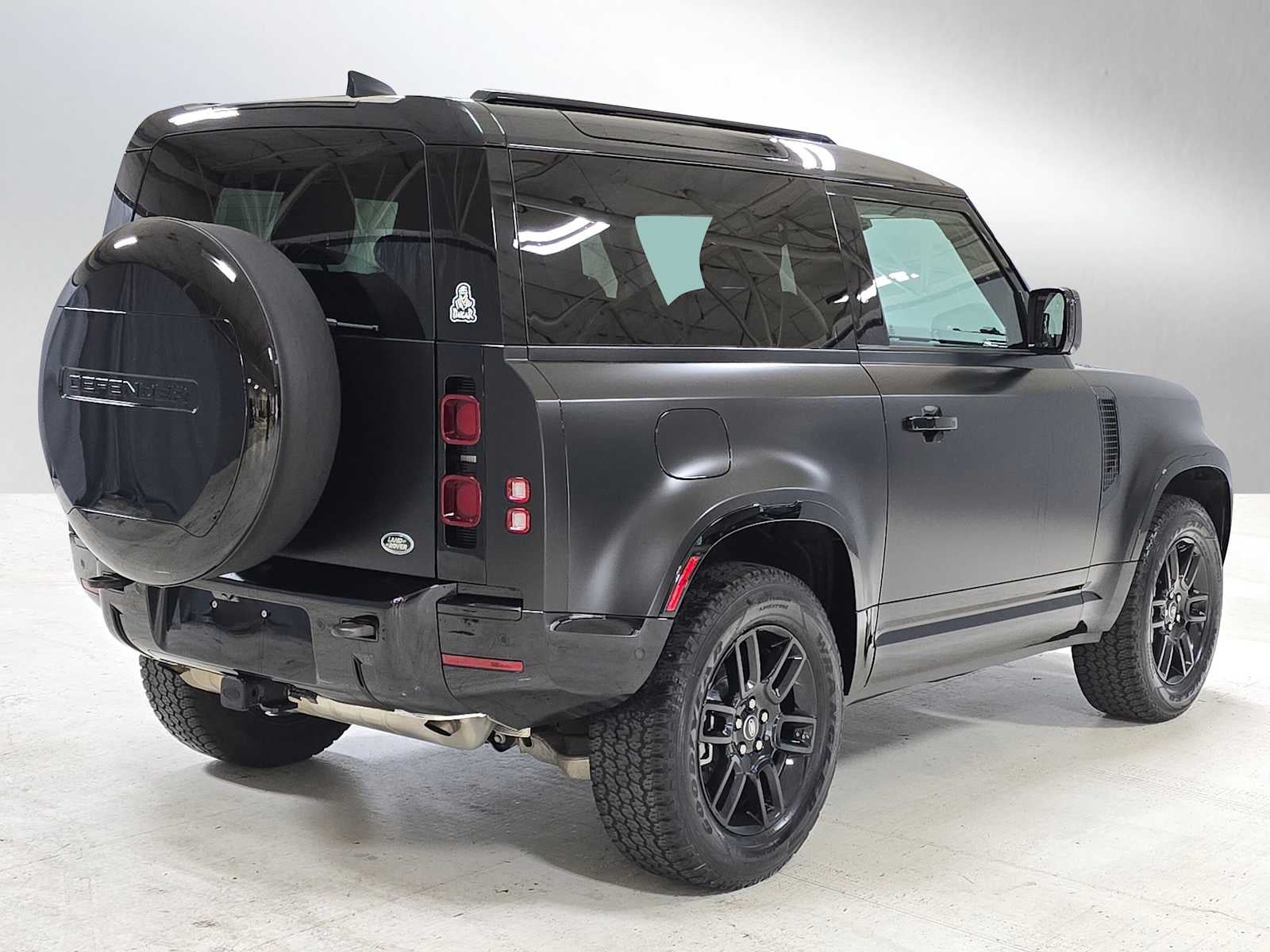 2023 Land Rover Defender X-Dynamic SE