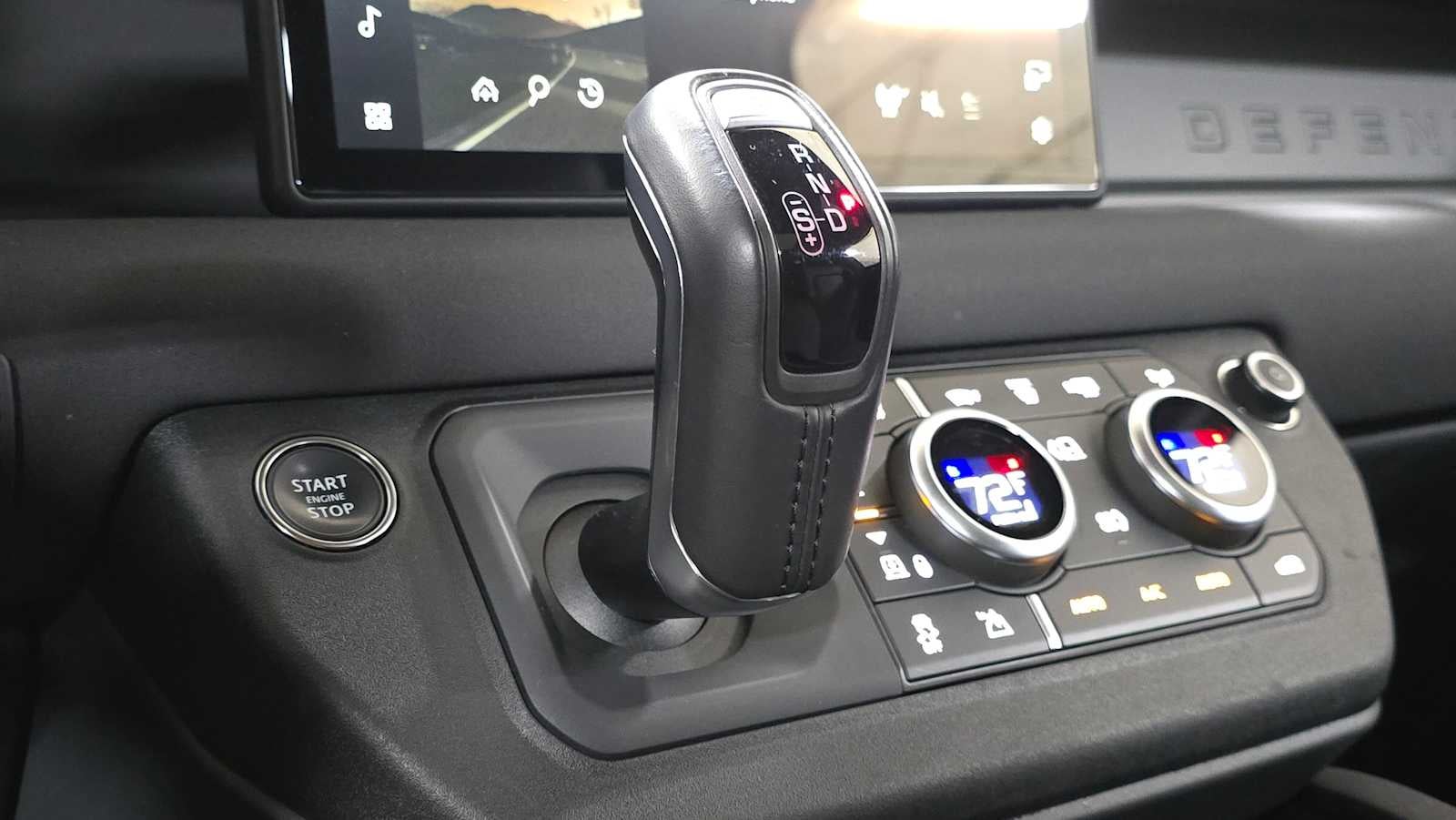 2023 Land Rover Defender X-Dynamic SE