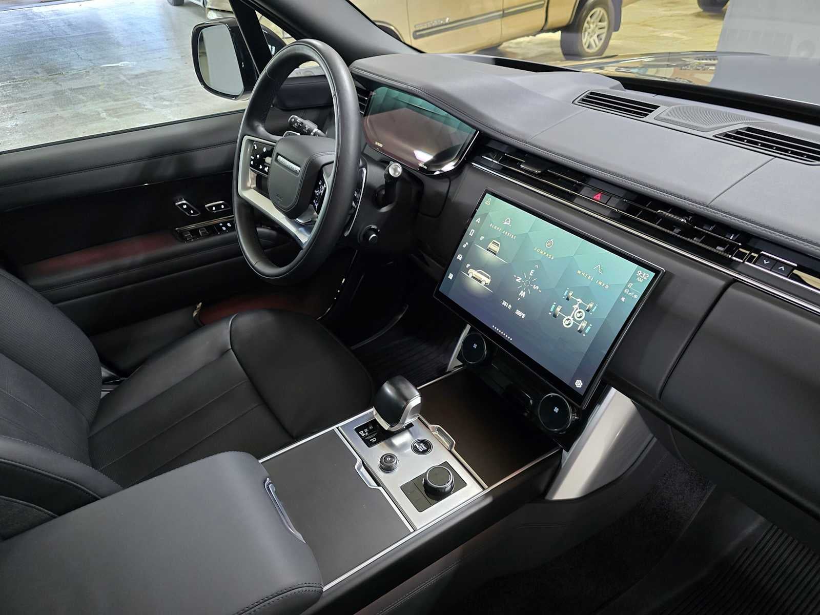 2023 Land Rover Range Rover SV