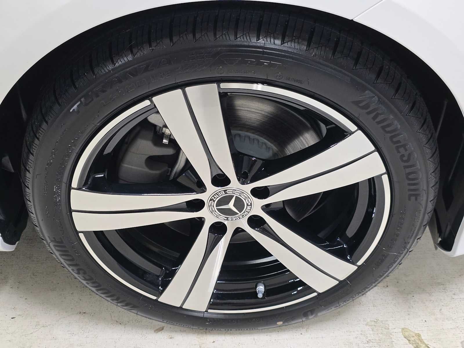 2025 Mercedes-Benz C 300 4MATIC® Sedan