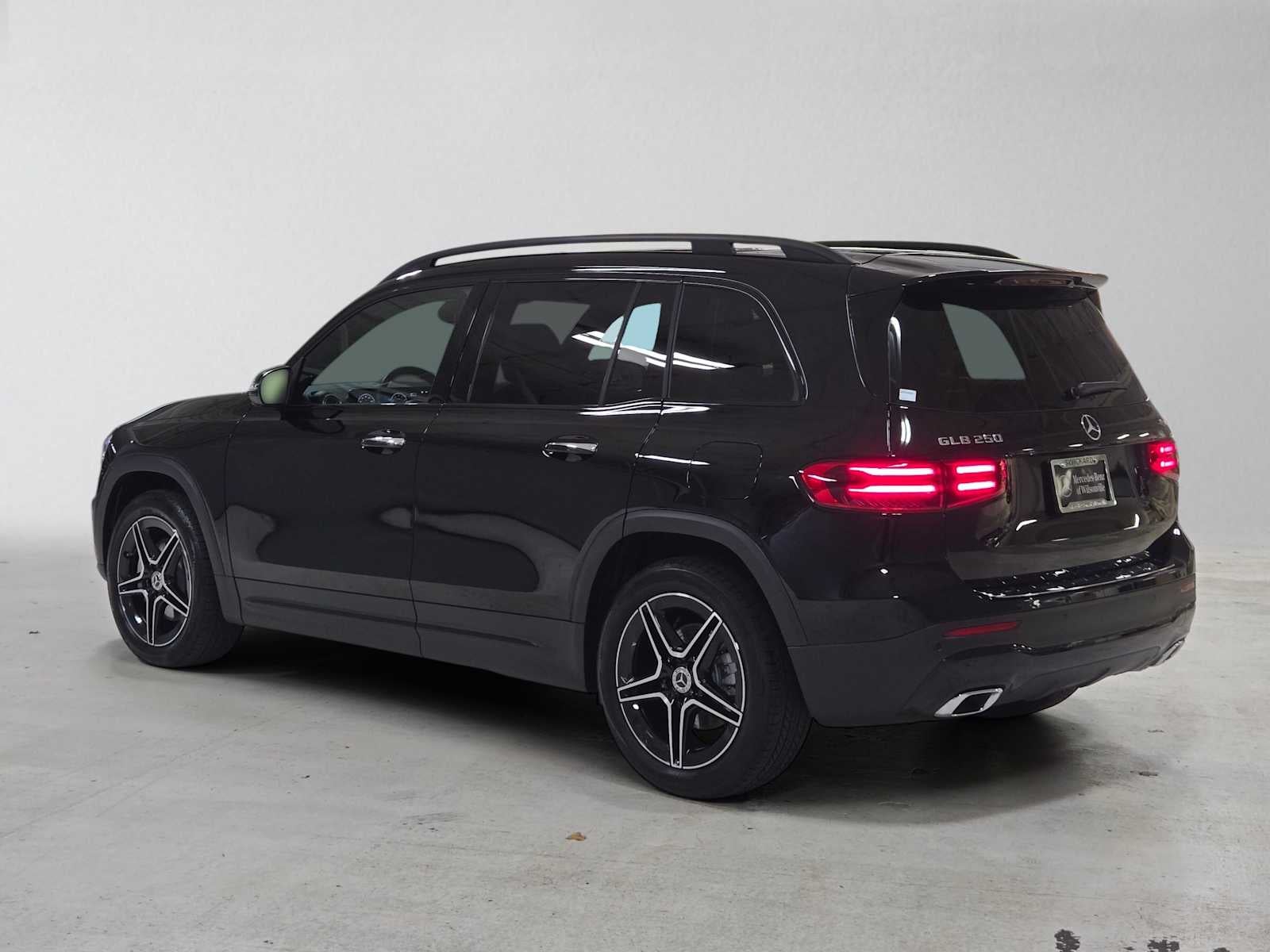 2026 Mercedes-Benz GLB 250 4MATIC® SUV