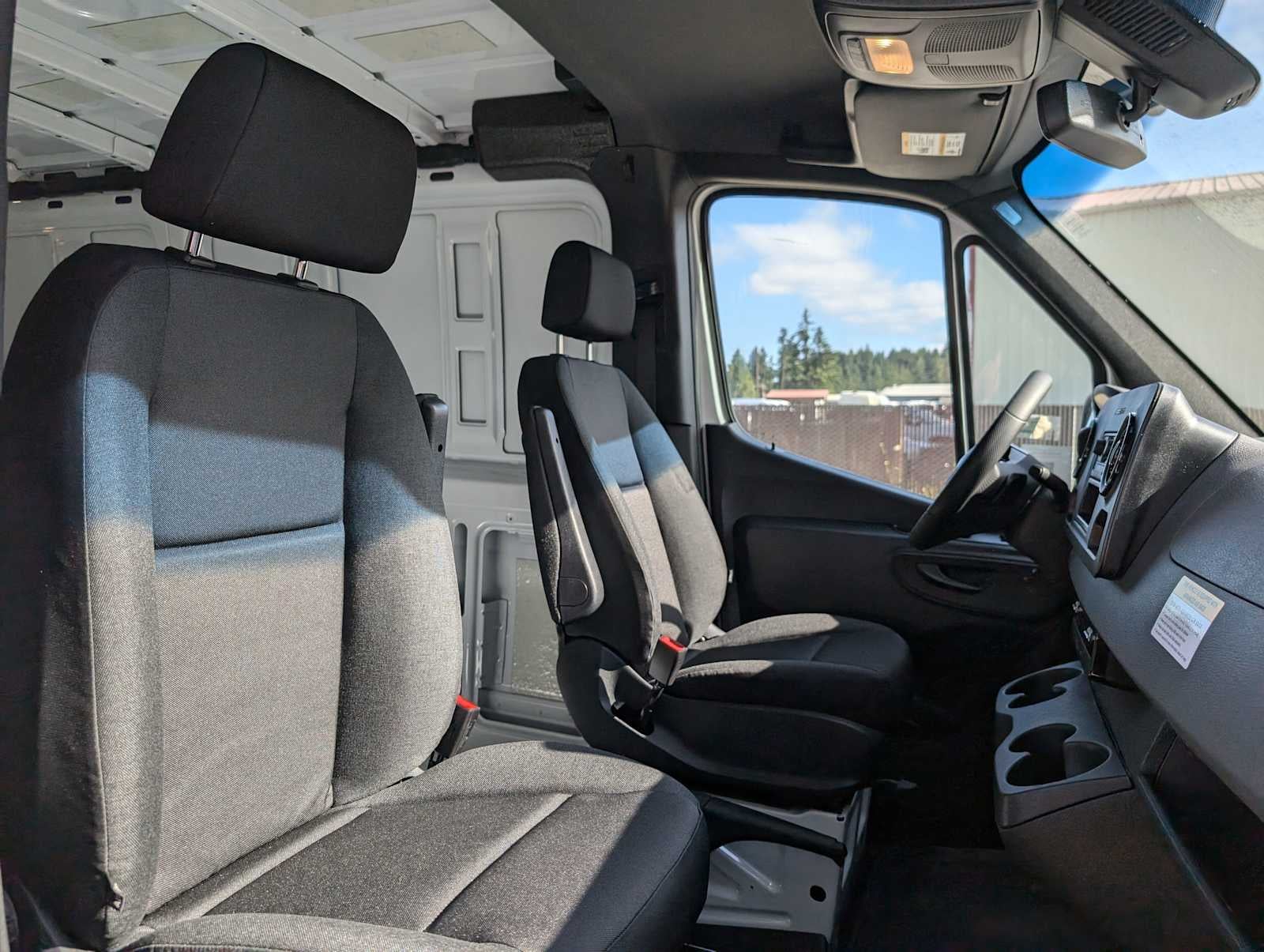 2025 Mercedes-Benz Sprinter 2500 Standard Roof I4 Diesel 144" RWD