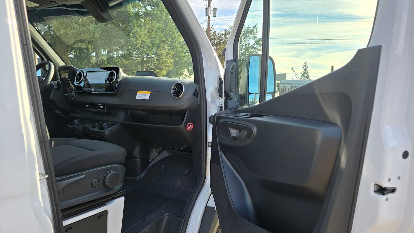 2025 Mercedes-Benz Sprinter 2500 Standard Roof I4 Diesel 144" RWD