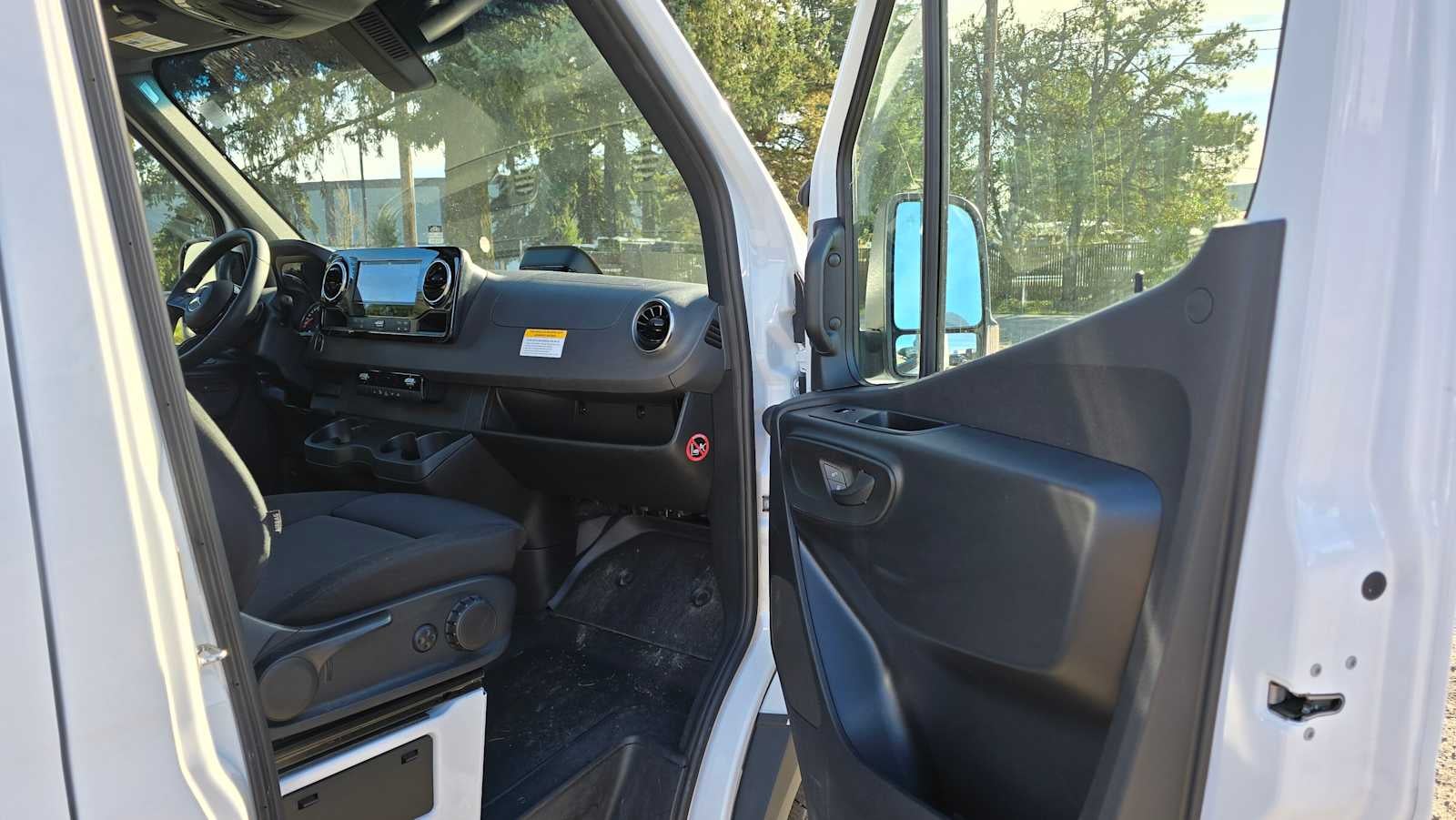 2025 Mercedes-Benz Sprinter 2500 Standard Roof I4 Diesel 144" RWD