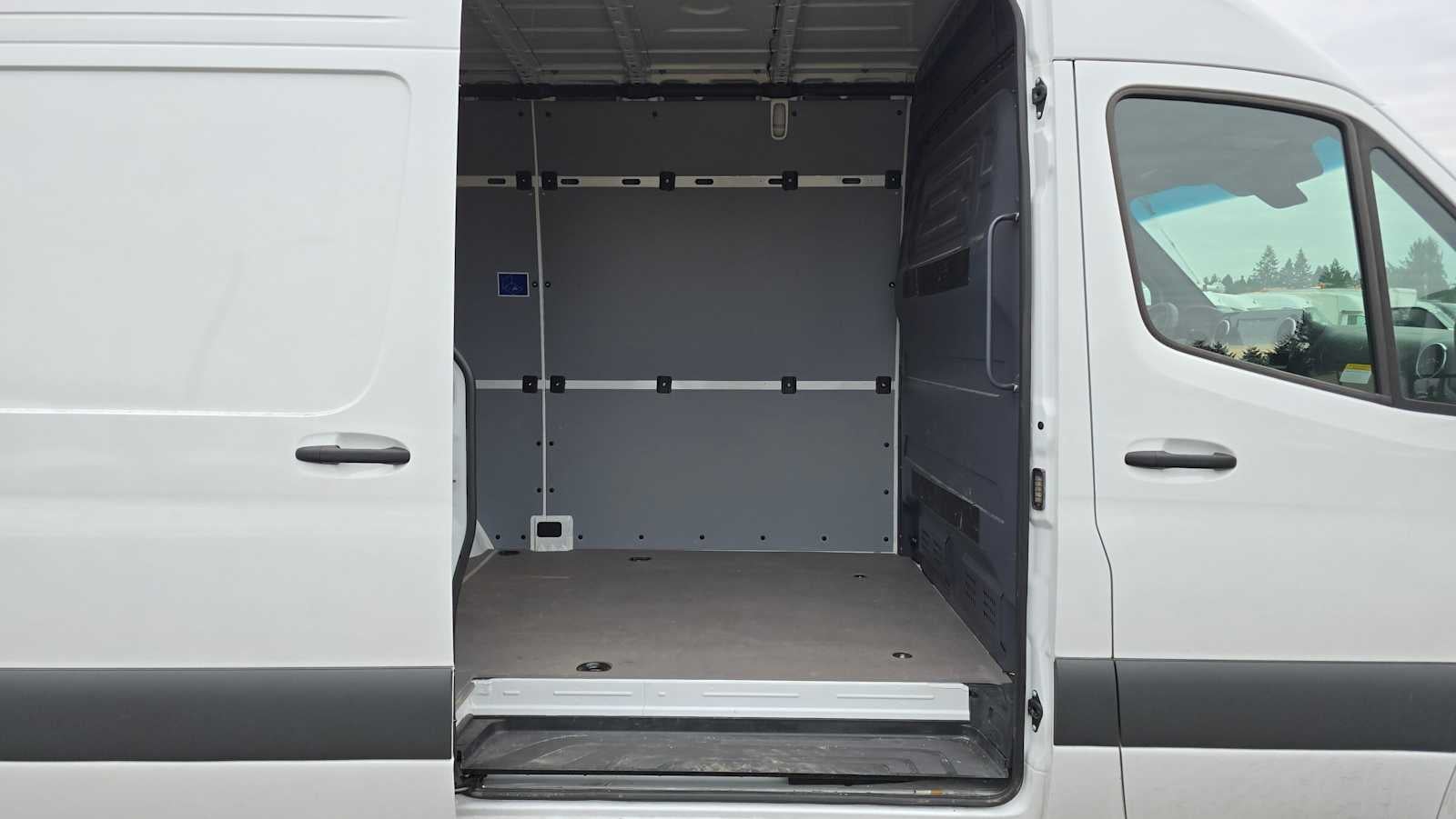 2025 Mercedes-Benz Sprinter 2500 Standard Roof I4 Diesel 144" RWD