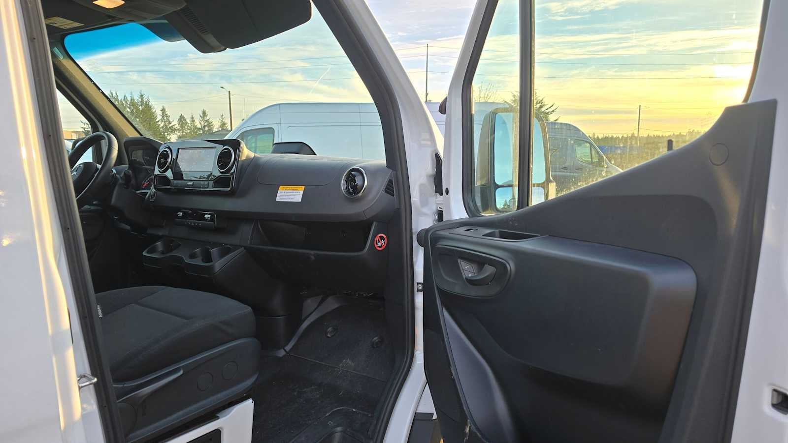 2025 Mercedes-Benz Sprinter 2500 High Roof I4 Diesel 170" RWD