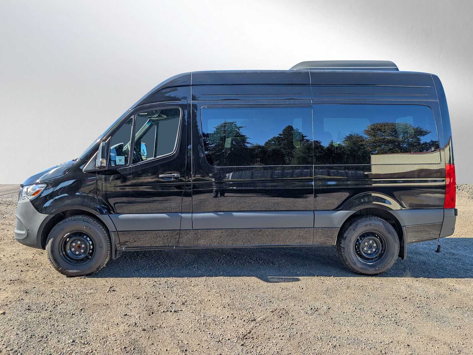 2024 Mercedes-Benz Sprinter 2500 Standard Roof I4 Diesel HO 144" RWD