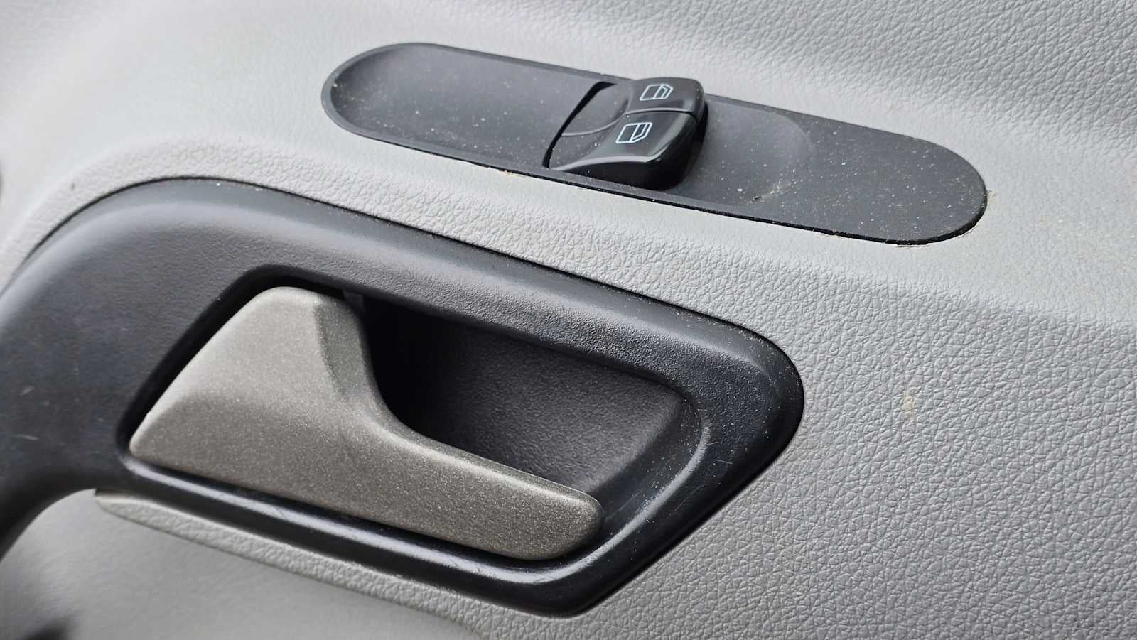 2018 Mercedes-Benz Sprinter 2500 Standard Roof V6 144" RWD