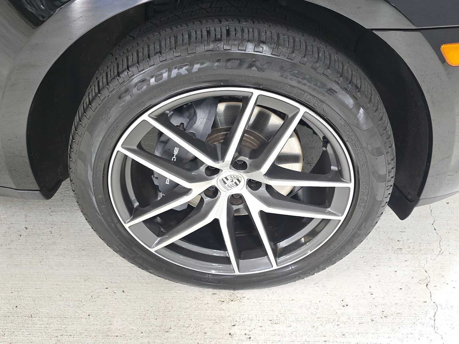 2025 Porsche Macan AWD