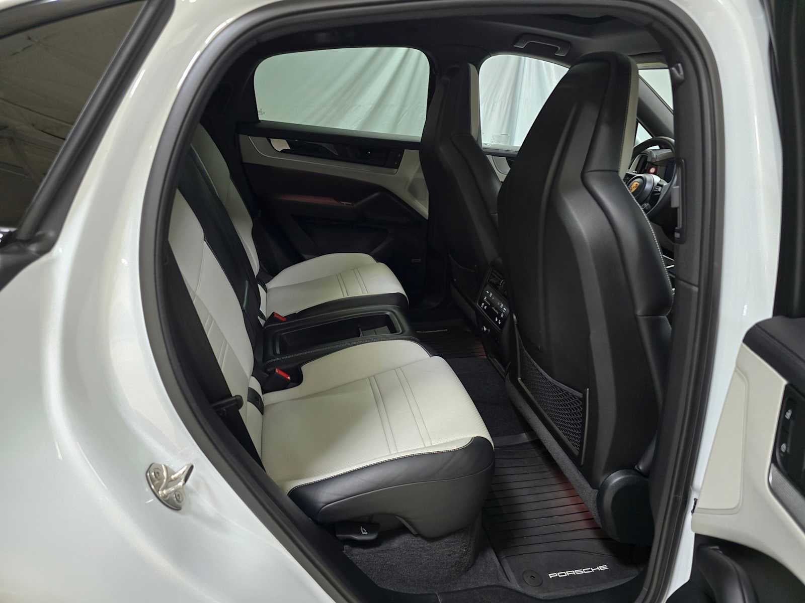 2024 Porsche Cayenne S