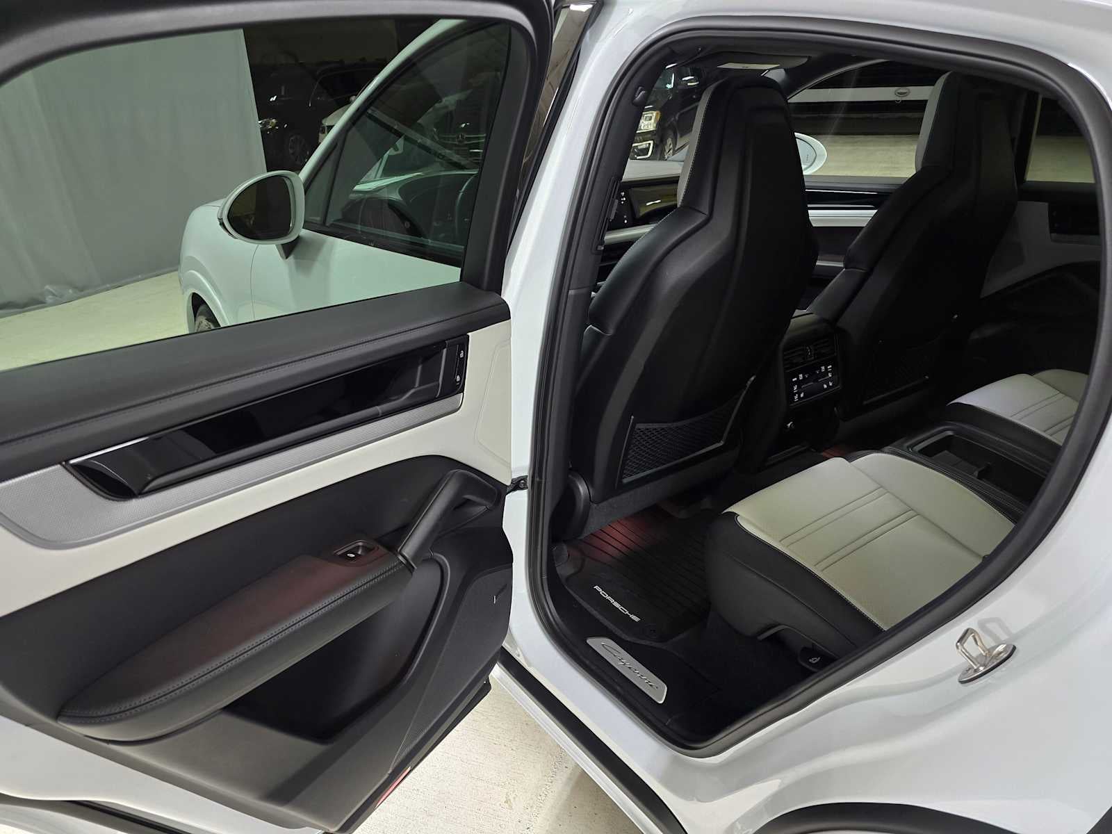 2024 Porsche Cayenne S