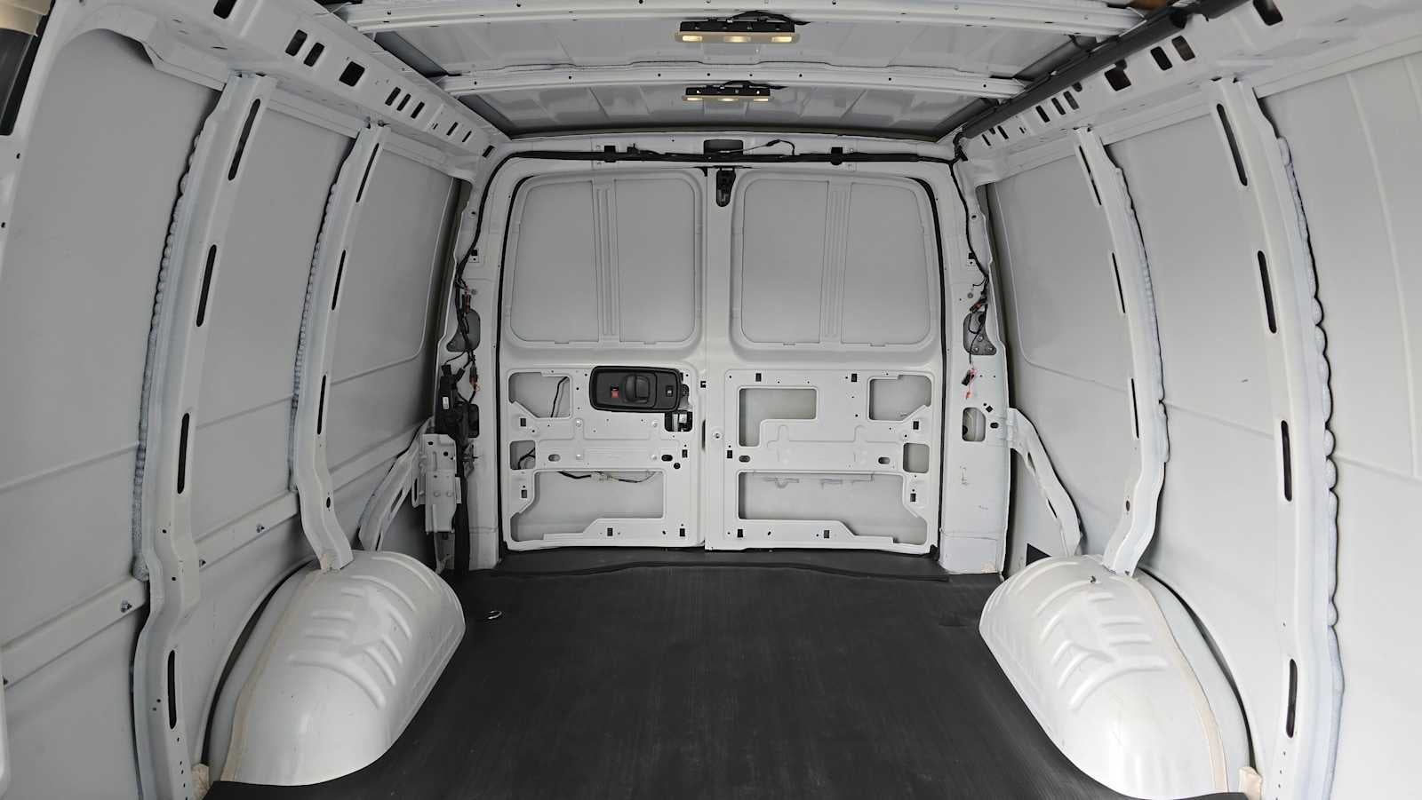 2025 Chevrolet Express Cargo Van RWD 2500 155"