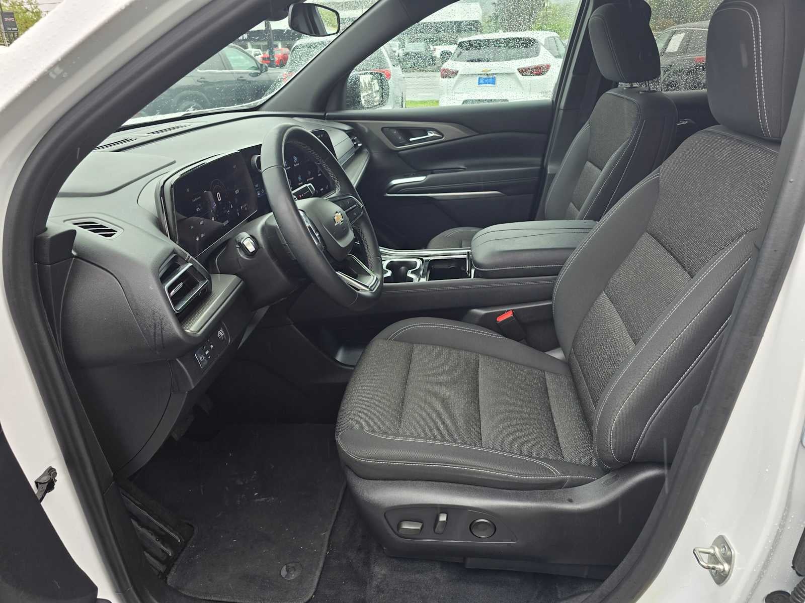 2024 Chevrolet Traverse FWD LT