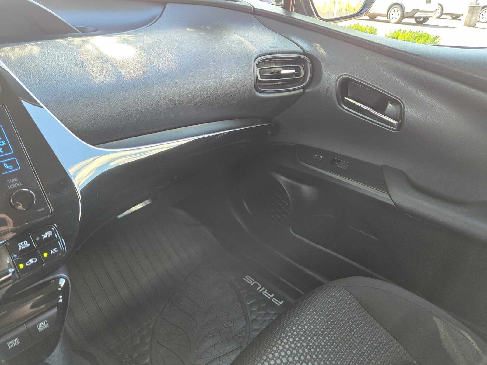 2019 Toyota Prius LE