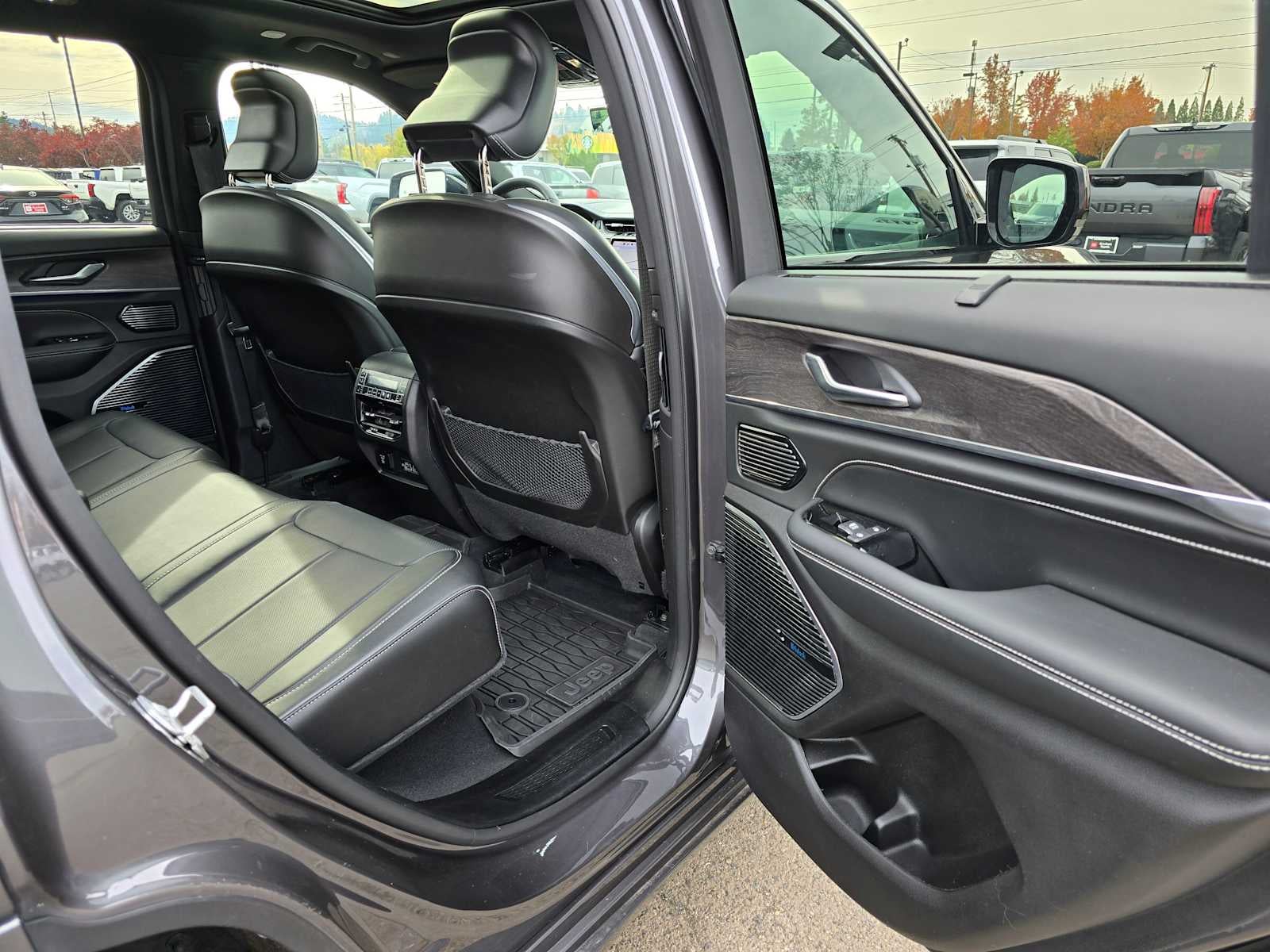 2023 Jeep Grand Cherokee 4xe Overland